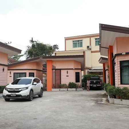 Angie Resort At Sapan Mai Bangkok Exterior photo